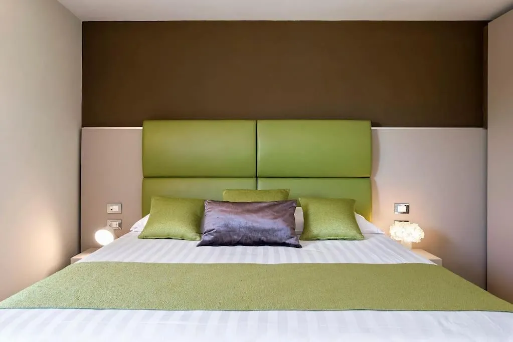 Exclusive City Views From A Sunny Attic Apartment! 0*, Rome Italy