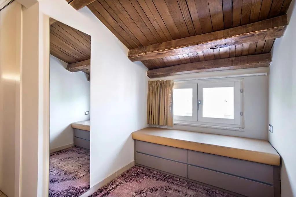 Exclusive City Views From A Sunny Attic Apartment! Apartment Rome