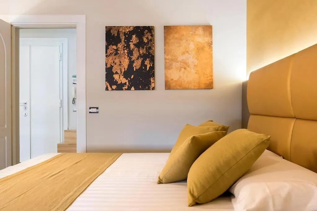 Exclusive City Views From A Sunny Attic Apartment! Apartment Rome