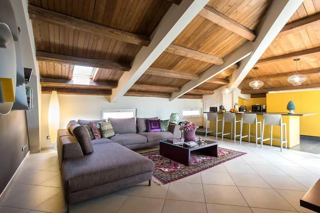 Exclusive City Views From A Sunny Attic Apartment! Apartment