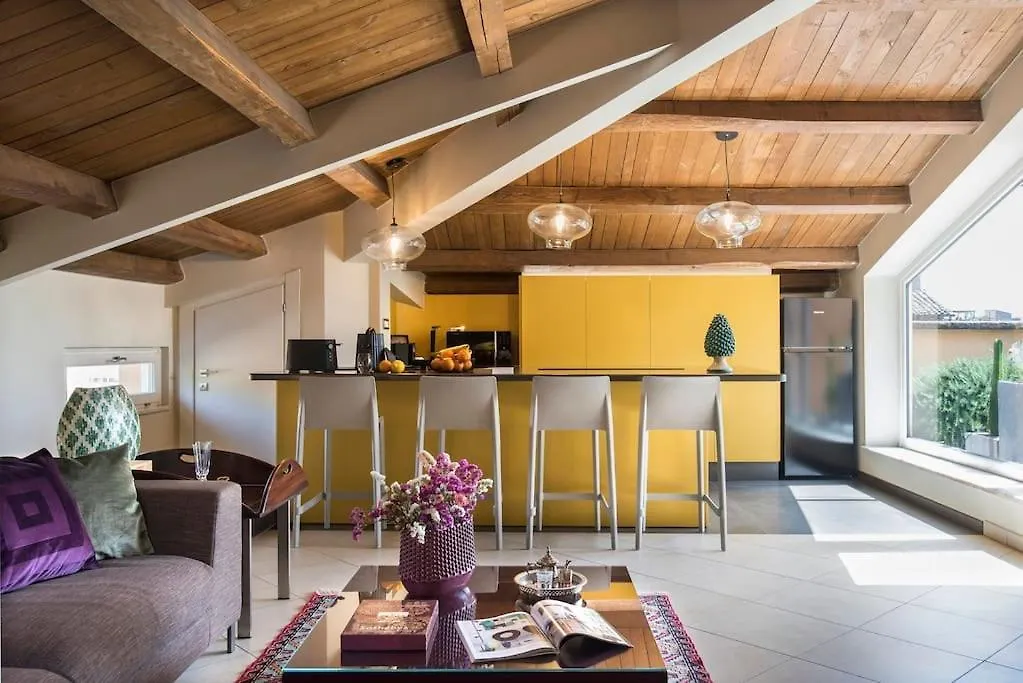 Exclusive City Views From A Sunny Attic Apartment!