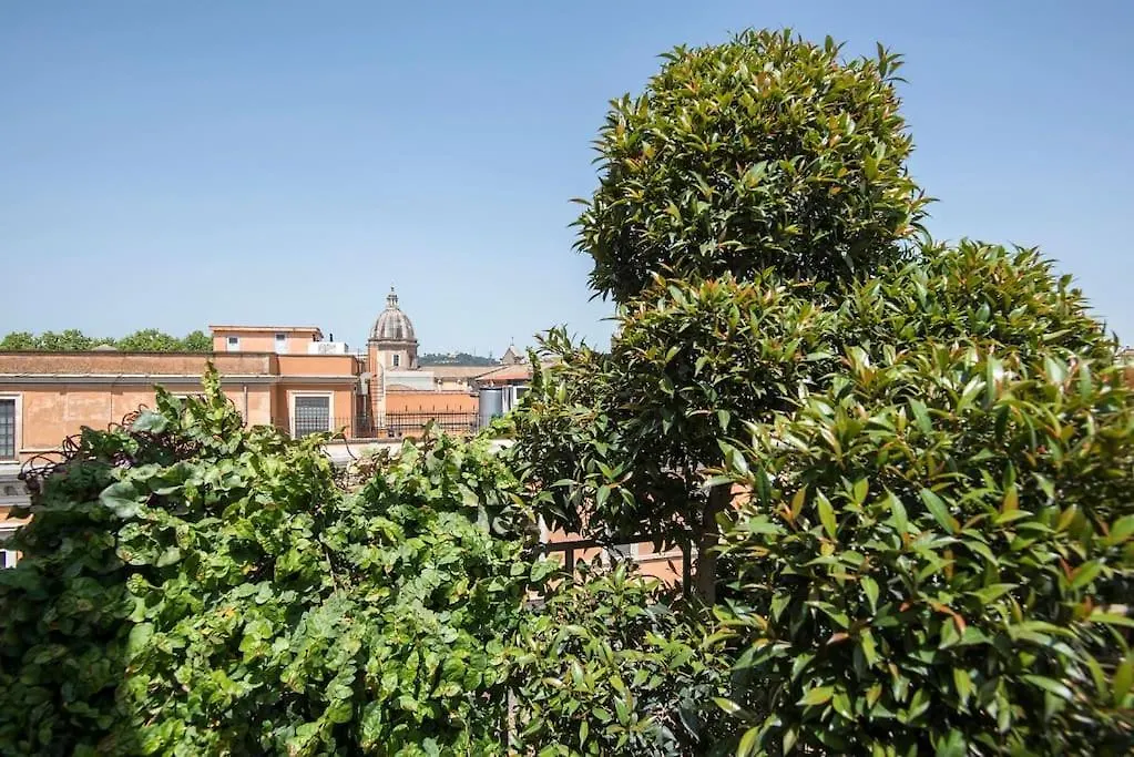 Exclusive City Views From A Sunny Attic Apartment! Apartment Rome
