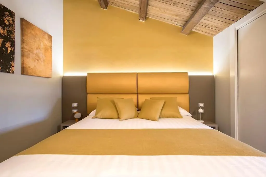 Apartment Exclusive City Views From A Sunny Attic Apartment! Italy