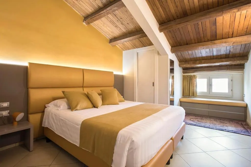 Exclusive City Views From A Sunny Attic Apartment! 0*, Rome
