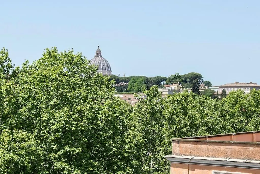 Exclusive City Views From A Sunny Attic Apartment! 0*, Rome Italy