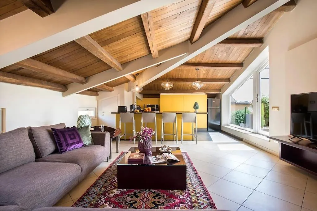 Exclusive City Views From A Sunny Attic Apartment! 0*, Rome