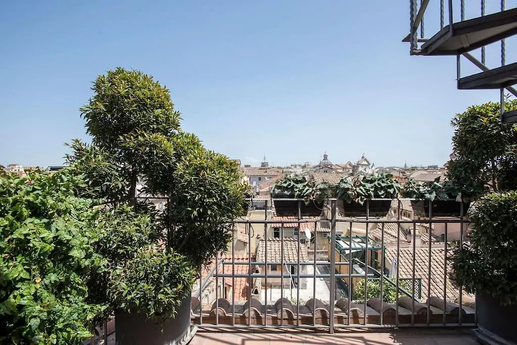 Exclusive City Views From A Sunny Attic Apartment! Apartment