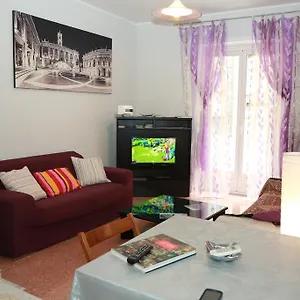  Apartment Laura's