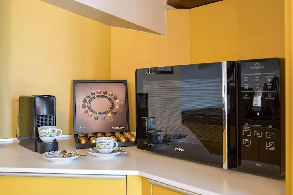 Appartement Exclusive City Views From A Sunny Attic Apartment! Italië